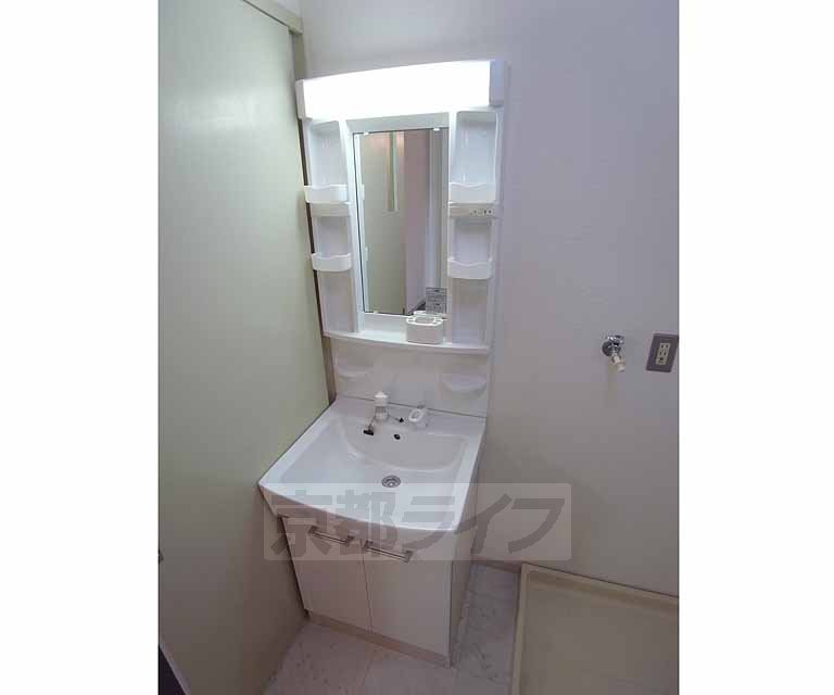 洗面設備　シャンプードレッサーつきの独立洗面台です！