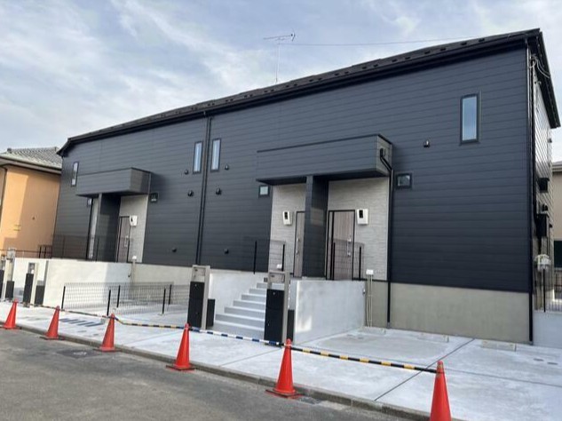 建物外観　新築！外観は落ち着いています