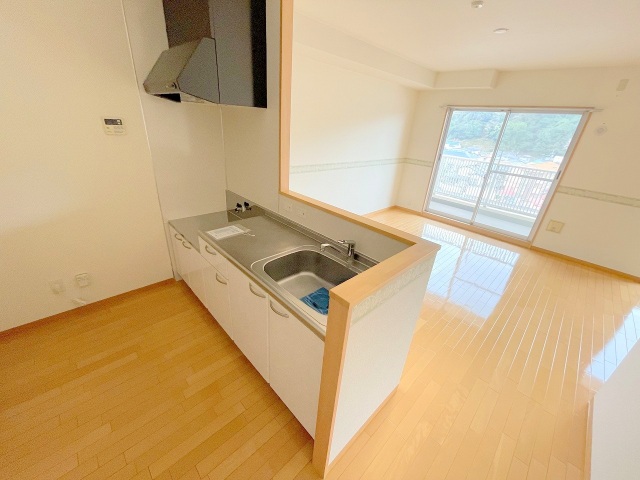 キッチン　同物件別号室