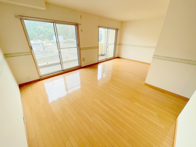 居室・リビング　同物件別号室