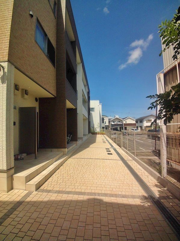 エントランス　エントランス