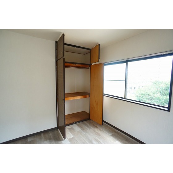 収納　各部屋収納スペース有