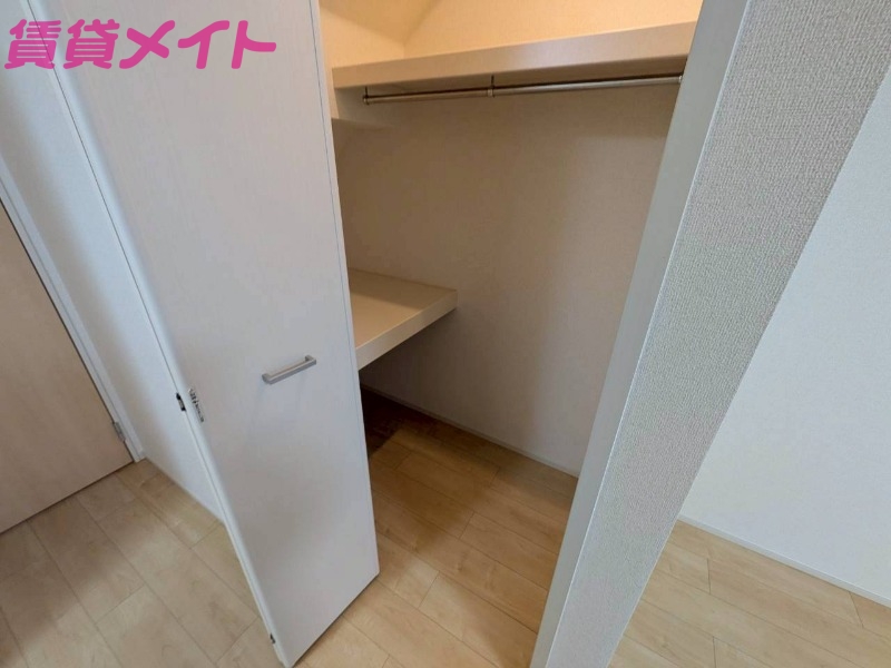 収納　同物件別室反転タイプ画像