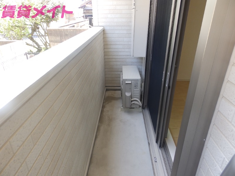 バルコニー　同物件別室反転タイプ画像