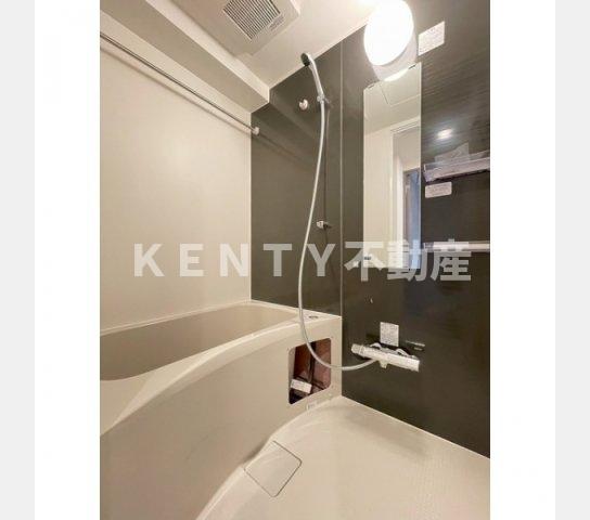 バス・シャワールーム　コンパクトで使いやすいお風呂です