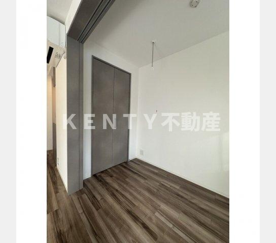 その他部屋・スペース　広くて明るい寝室