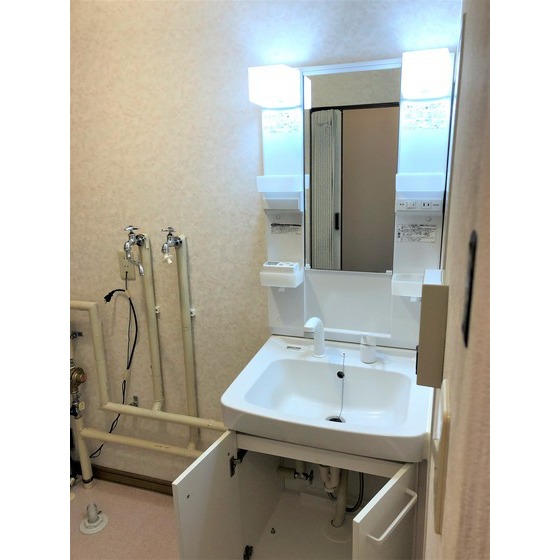 洗面設備　シャワー付き洗面台