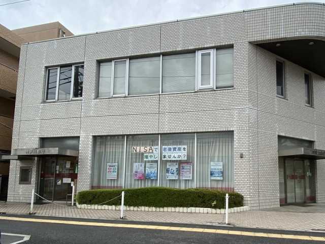 銀行　神奈川銀行六会支店（銀行）まで308m