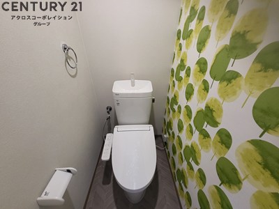 トイレ　お風呂トイレ別・温水洗浄便座完備