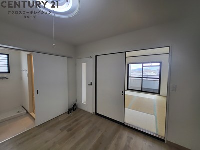 居室・リビング　和室と合わせて広々と使用可能な2DK