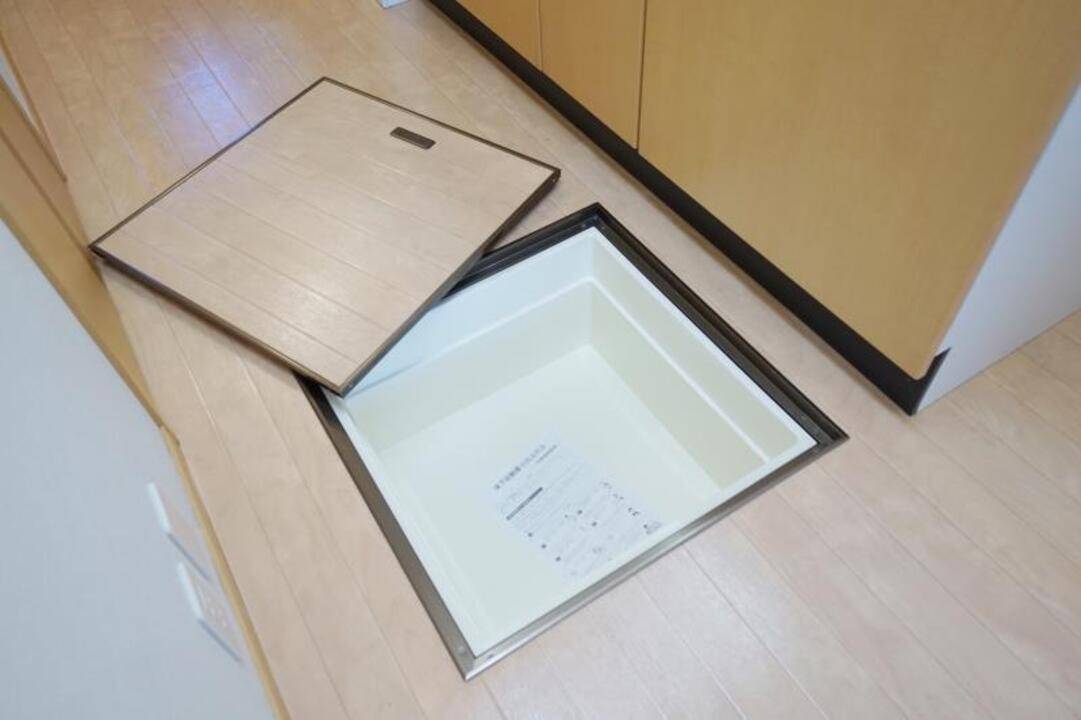 収納　床下収納