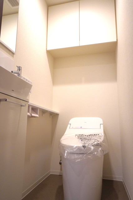 トイレ　※写真は同タイプ住戸です。