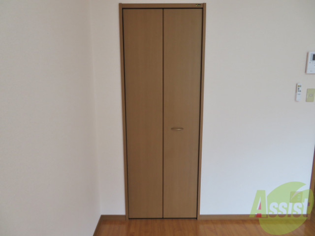 収納　クローゼットがありました。お洋服や荷物はここへ