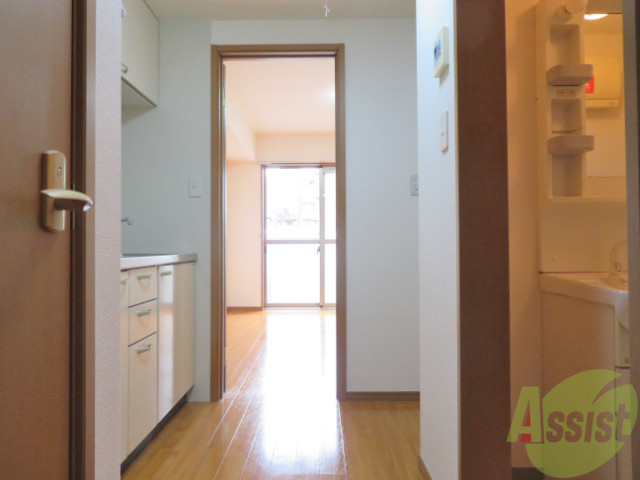 玄関　玄関の様子です。明るい印象ですね。気分もあがりそう。