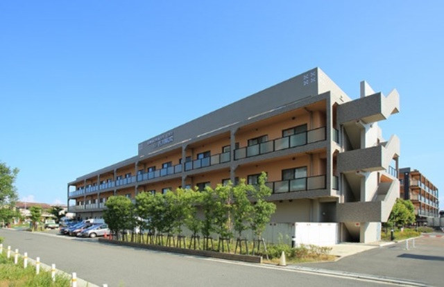 病院　特別・特定医療法人仁悠会吉川病院（病院）まで367m