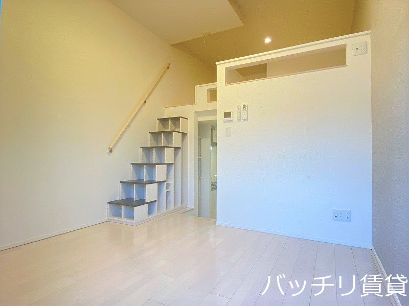 居室・リビング　画像は別号数の為、現状優先となります。