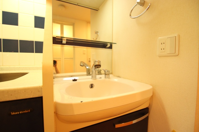 洗面設備　※別室の参考写真の為、現況優先です。