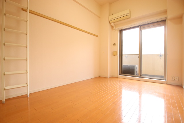 居室・リビング　※別室の参考写真の為、現況優先です。