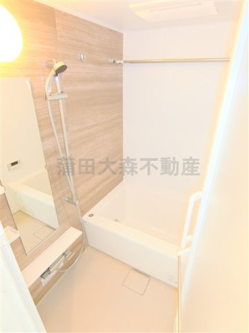 バス・シャワールーム　追焚と浴室暖房乾燥機付きのバスルーム　お風呂