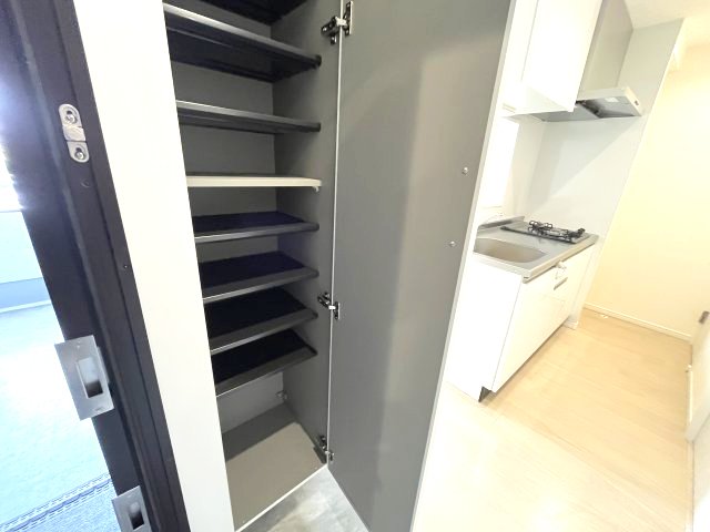 収納　同間取り反転タイプを表示中