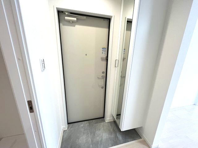 玄関　同間取り反転タイプを表示中