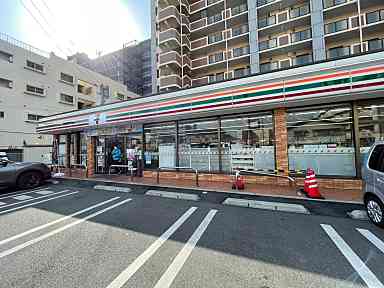 コンビニ　【セブンイレブン小倉日明４丁目店】（コンビニ）まで477m