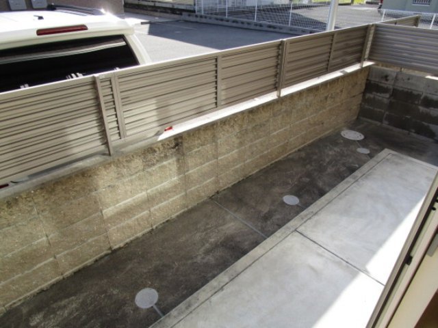 バルコニー　テラス