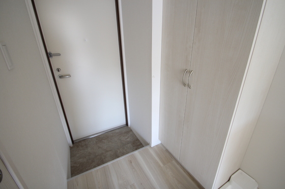玄関　※別部屋の写真です