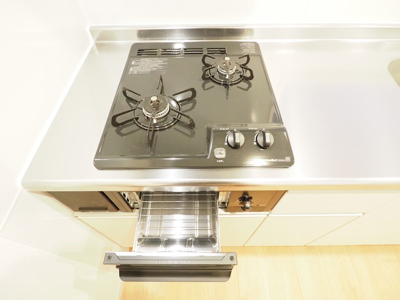 その他設備　魚も焼けます。2口コンロ付き。