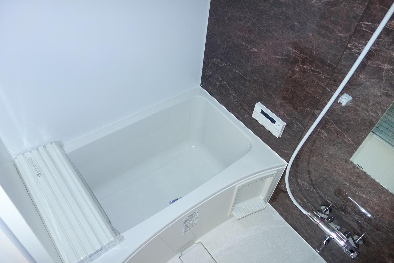 バス・シャワールーム　追い炊き機能付きのバスルームです♪