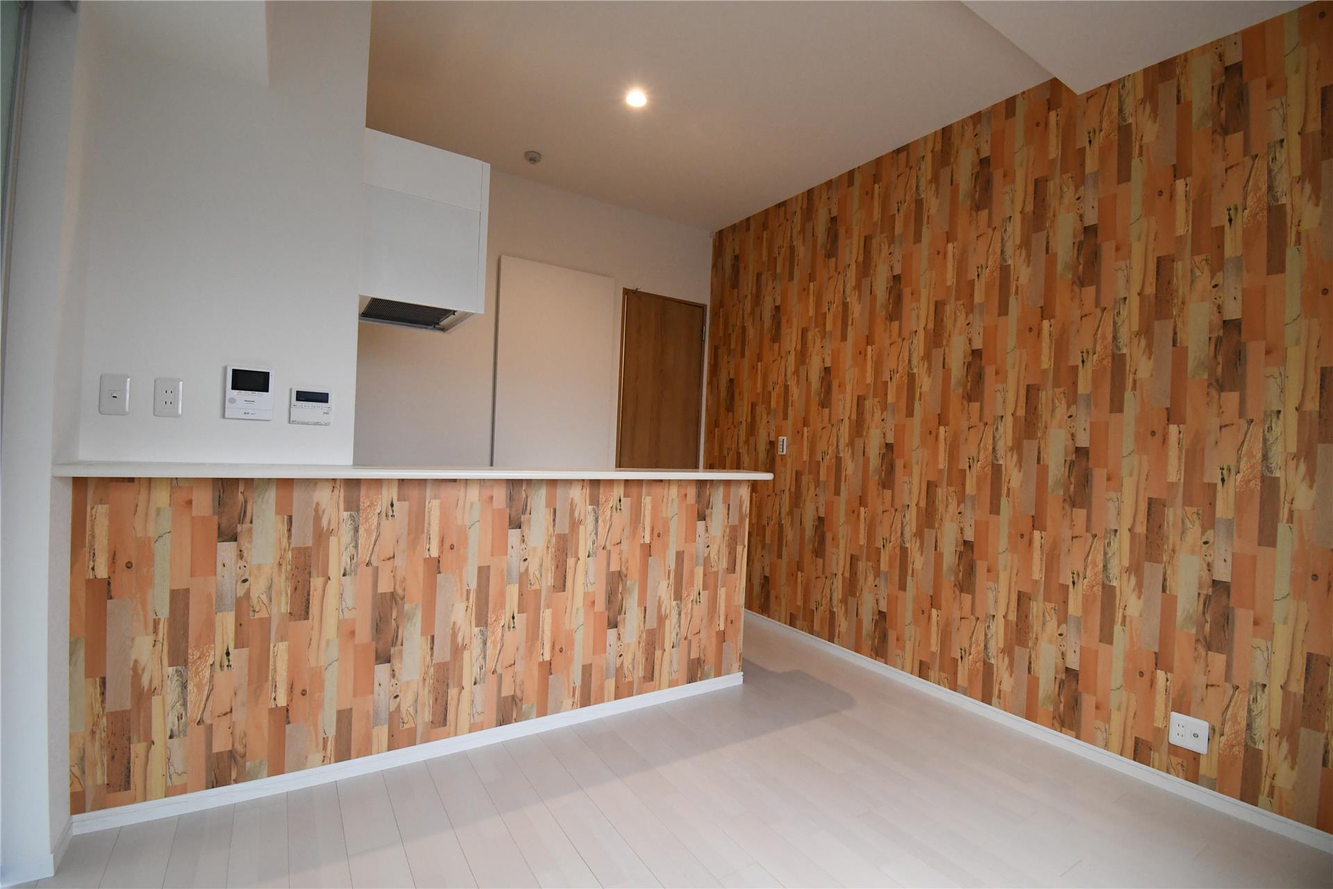 居室・リビング　おしゃれなアクセントクロス仕様のLDK9帖です♪