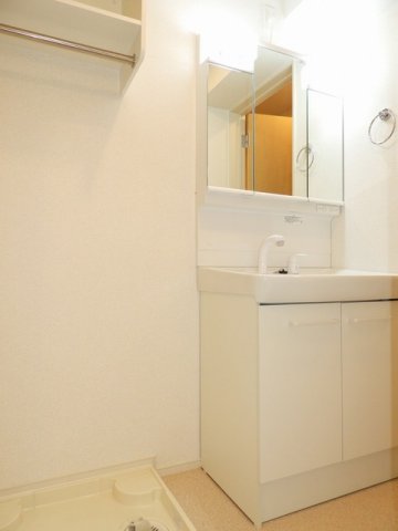 洗面設備　使いやすい洗面所です