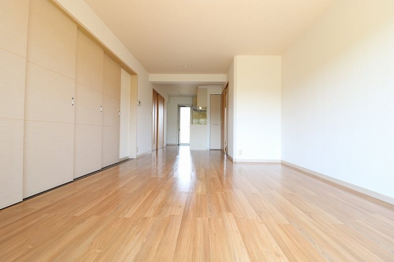 居室・リビング　別部屋写真使用