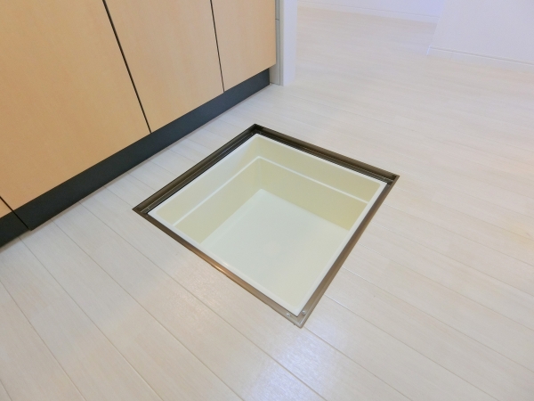 収納　床下収納