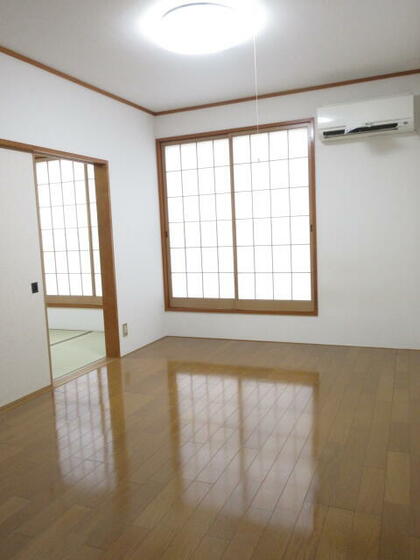 レヴール綾田の内装写真