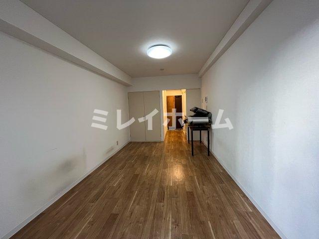 居室・リビング　同建物内、別のお部屋の参考写真になります。