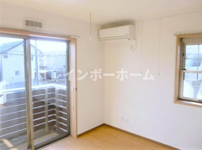 居室・リビング　ゆったり過ごせる居間です