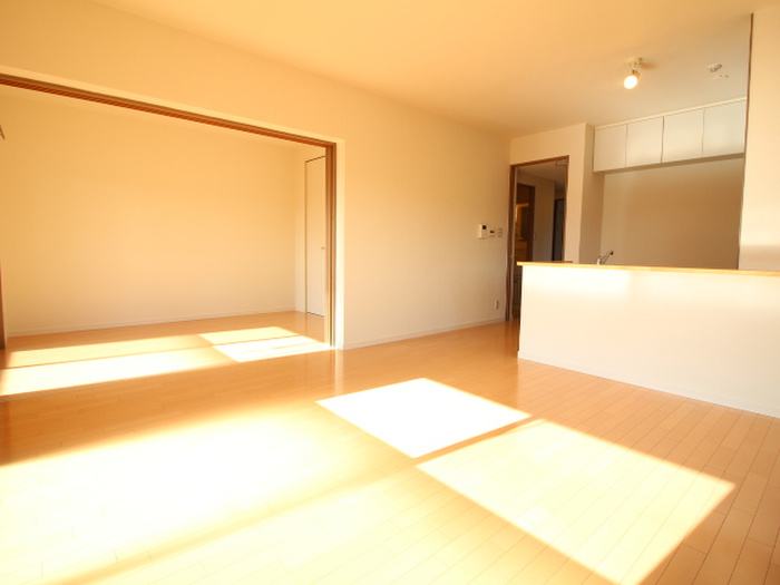 居室・リビング　※写真は同型タイプ、現況優先。