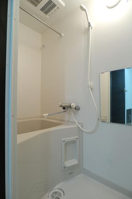 バス・シャワールーム　■浴室暖房乾燥機能