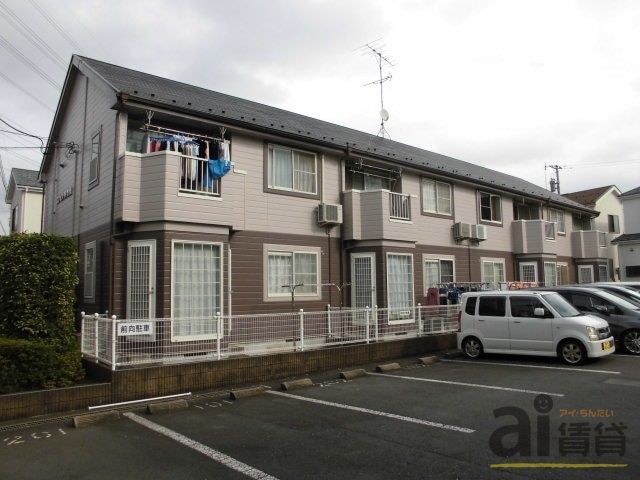 建物外観　駐車場