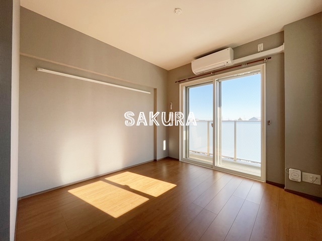 居室・リビング　使いやすい形の為、レイアウトを楽しめます♪