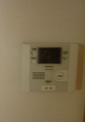 セキュリティ　来訪者が確認できる女性に安心の「TVモニターホン」