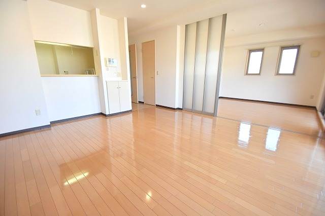 居室・リビング　広々リビング15.4帖・日当良好