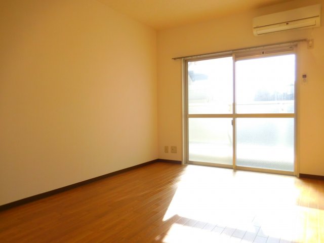 居室・リビング　写真は同マンション別部屋