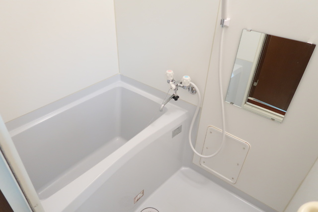 バス・シャワールーム　バストイレ別