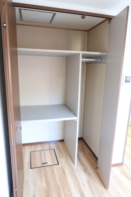 収納　奥行きも深いクローゼット