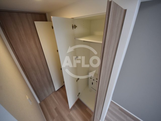 収納　ルネフラッツ谷町四丁目　クローゼット