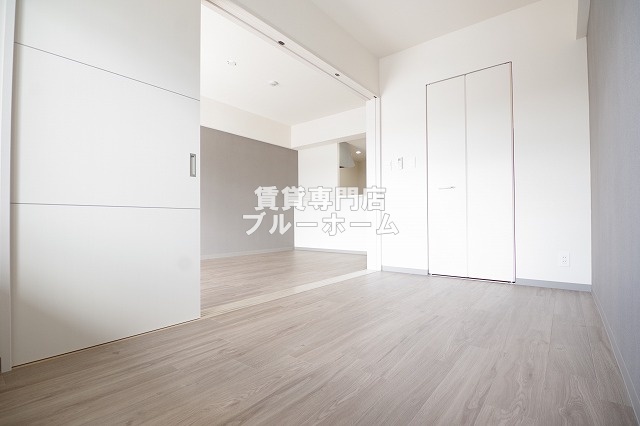 その他部屋・スペース　5帖の明るい洋室！