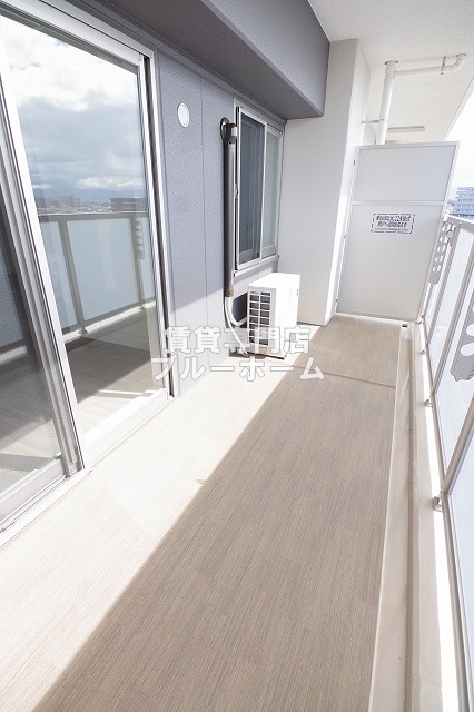 バルコニー　ゆとりのあるバルコニー！