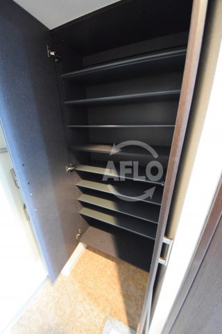 収納　Luxe玉造II　シューズボックス